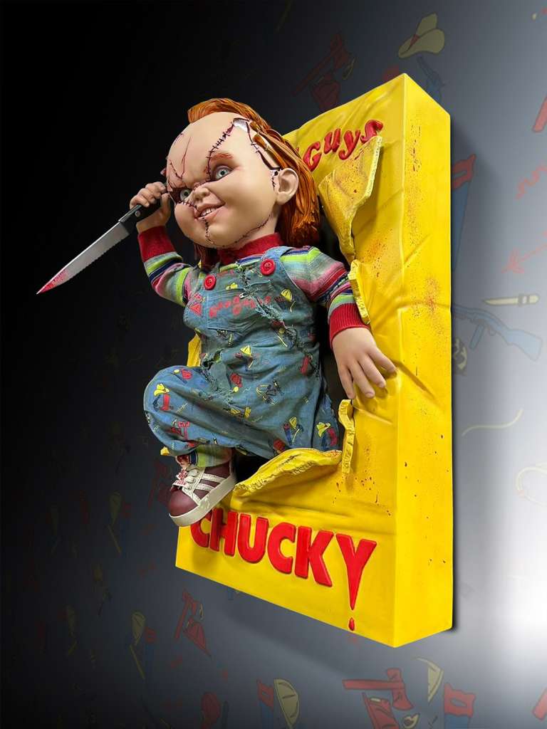 HOLLYWOOD COLLECTIBLE - Bride Of Chucky - Chucky Half Size Wall Sculpture