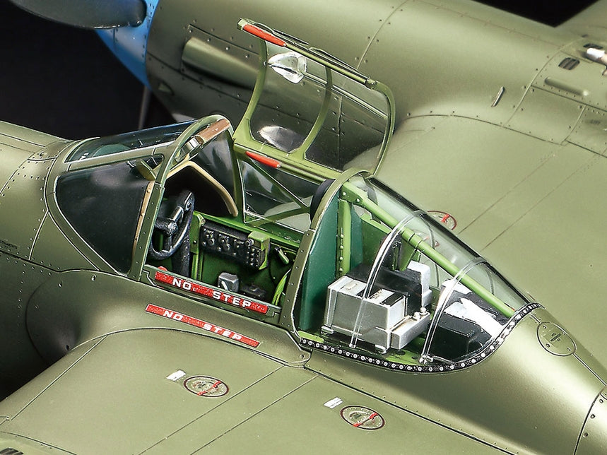 TAMIYA - P-38 F/G Lightning 1/48