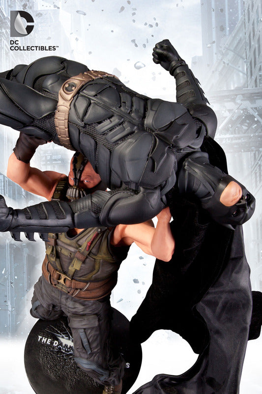 DC COLLECTIBLES - Dc Comics - The Dark Knight Rises Batman vs Bane 1:6 Icon Statue
