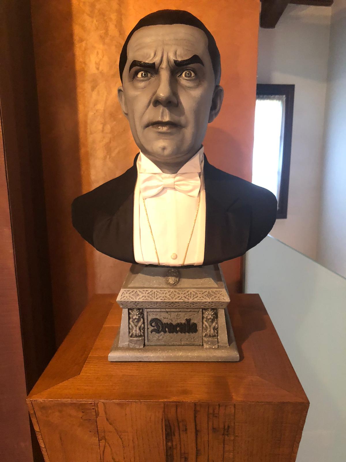 SIDESHOW - Universal Monsters Silver Screen - Dracula Bela Lugosi - Bust 1:1