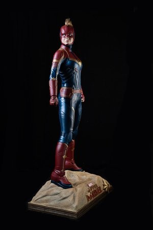 MUCKLE MANNEQUINS - Marvel - Captain Marvel Movie - Captain Marvel Life Sized Statue