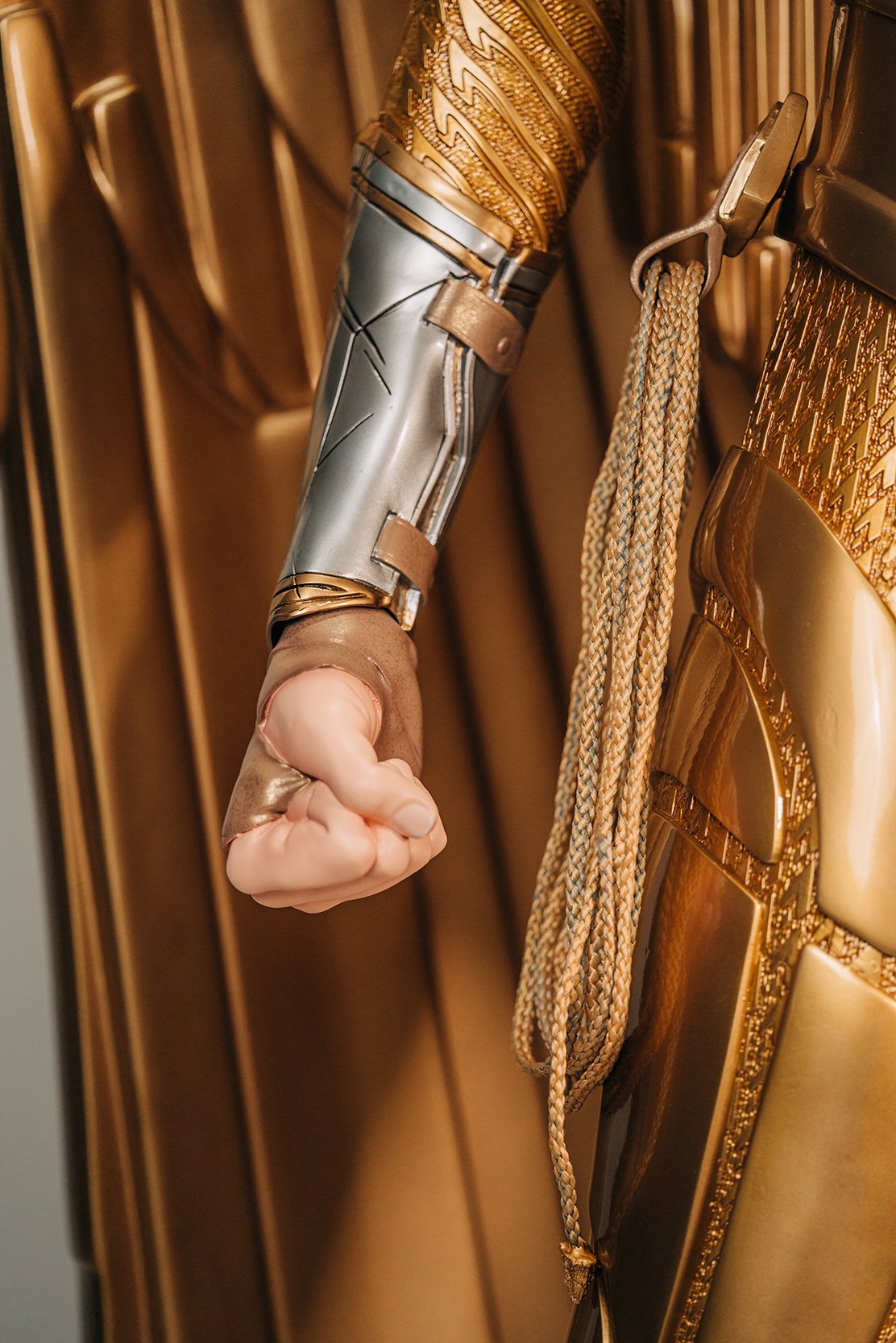 MUCKLE MANNEQUINS - Dc Comics - Wonder Woman 1984 - Wonder Woman Life Sized Statue