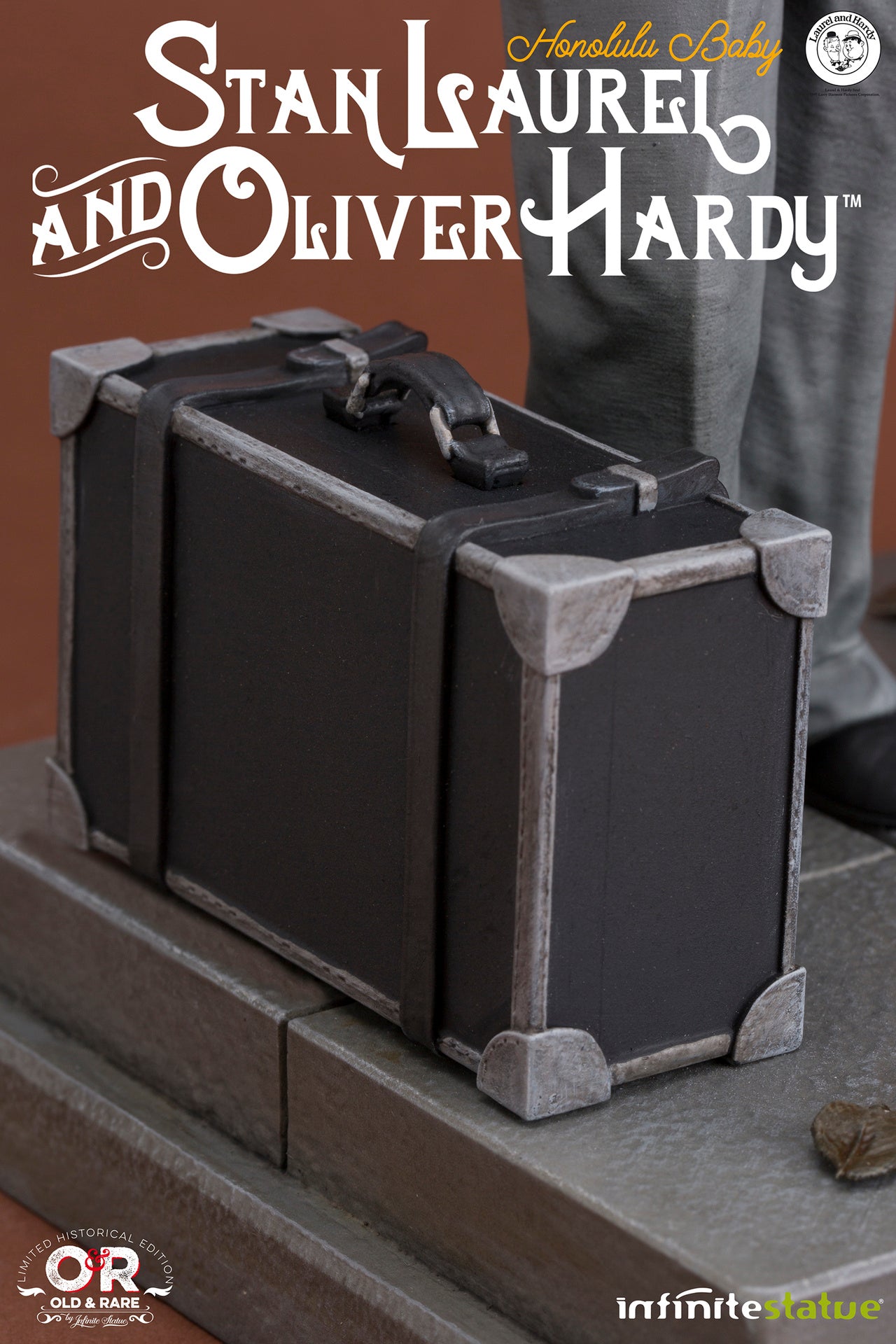 INFINITE STATUE - Stan Laurel & Oliver Hardy