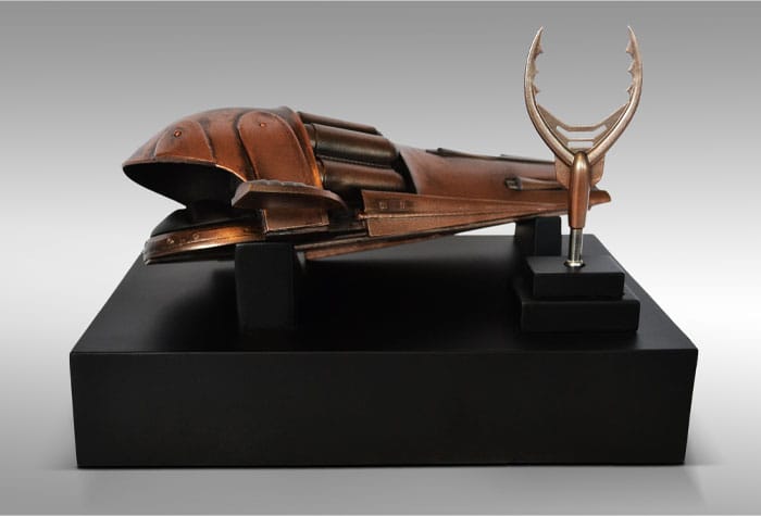 HOLLYWOOD COLLECTIBLES - Predator 2 Model Life-Size Replica Netgun and Speargun Projectile