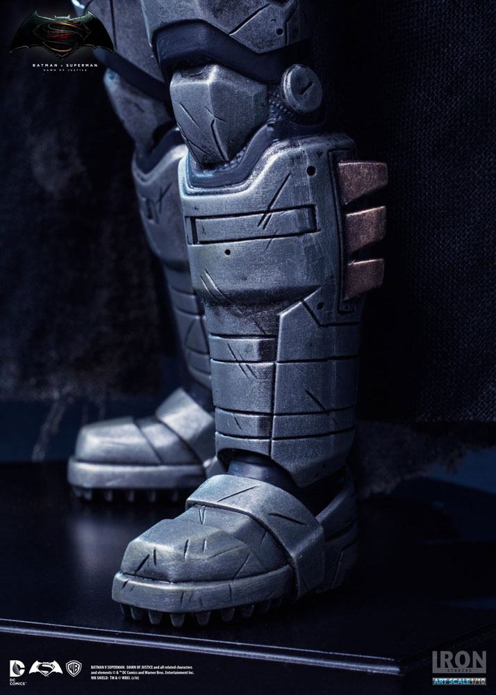 IRON STUDIO - Dc Comics - Batman vs Superman Batman Armored 1:10 Statue