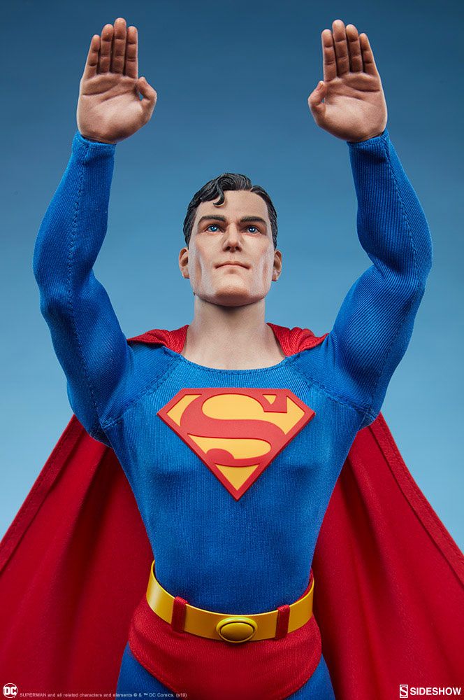SIDESHOW - Dc Comics - Superman Action Doll 1:6