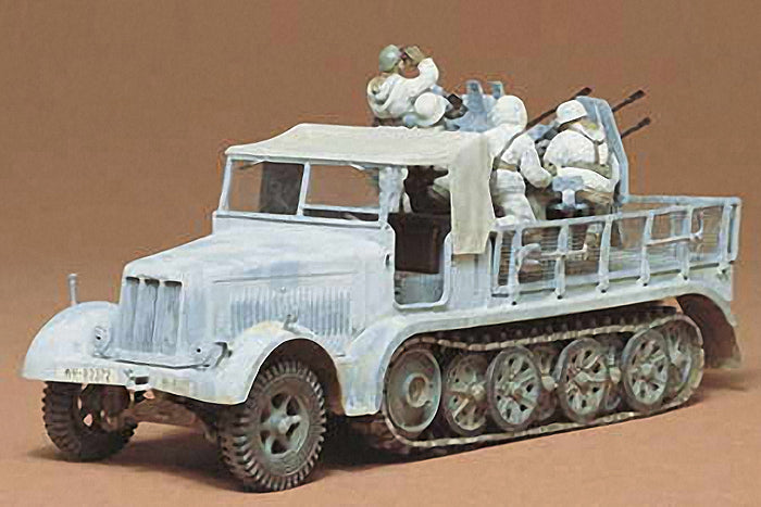 TAMIYA MODEL KIT -  German 8 Ton Half-Track sd.kfz 7/1 [limited edition]  1/35