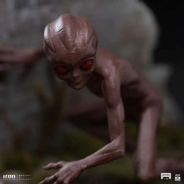 IRON STUDIOS - I Want To Believe Et Varginha 1/10 Statue Art Scale 1/10