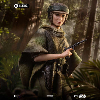 IRON STUDIOS - Star Wars Episode 6 Leia And Wicket 1/10 Statue