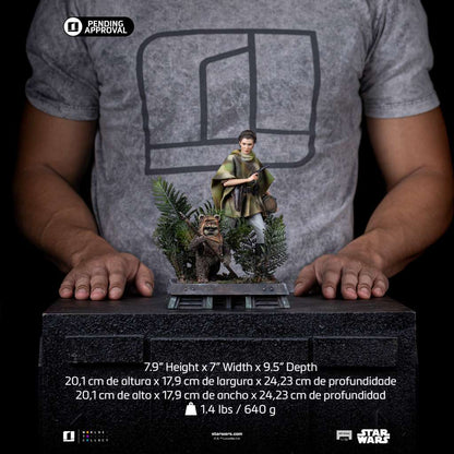 IRON STUDIOS - Star Wars Episode 6 Leia And Wicket 1/10 Statue