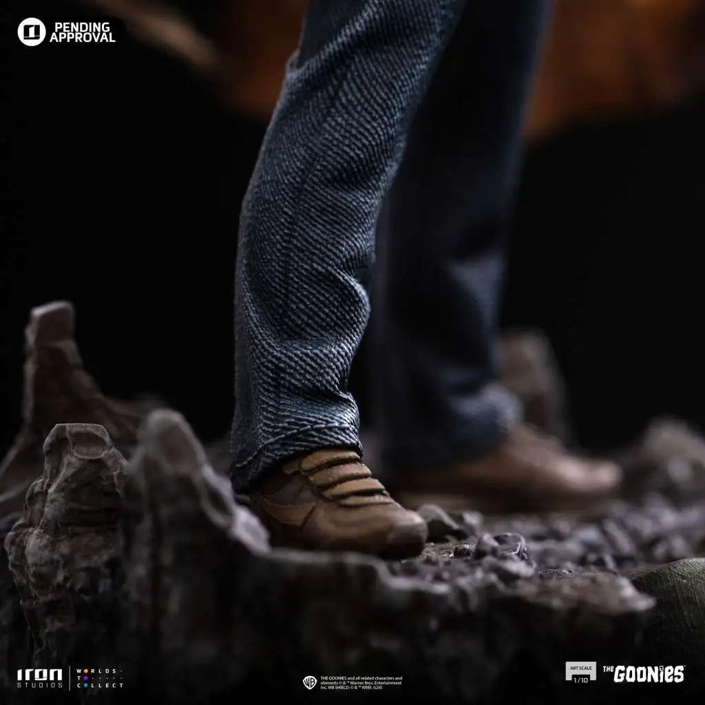 IRON STUDIOS - The Goonies Mikey Walsh 1/10 Statue
