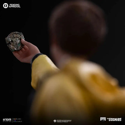 IRON STUDIOS - The Goonies Mikey Walsh 1/10 Statue