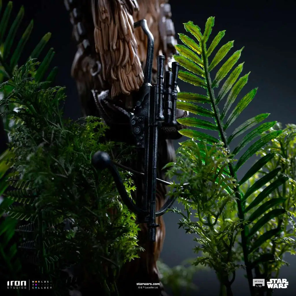 IRON STUDIOS - Star Wars Chewbacca And Tokkat 1/10 Statue