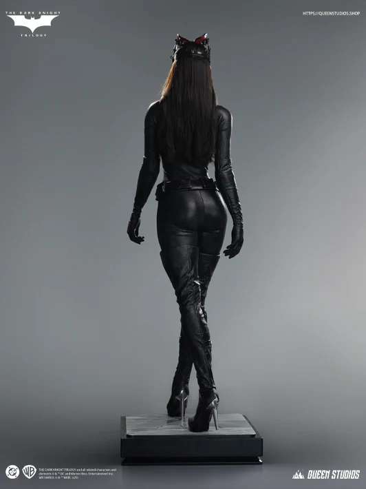 QUEEN STUDIOS - The Dark Knight Catwoman 1/1 Lifesize Statue
