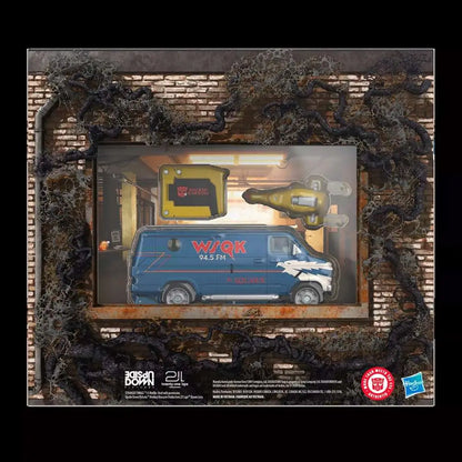 HASBRO - Transformers X Stranger Things Freakwency And 8-track Action Figure