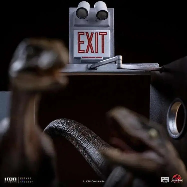 IRON STUDIOS - Jurassic Park Raptors At The Kitchen Door 1/10 Statue