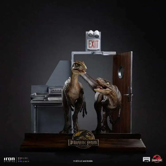 IRON STUDIOS - Jurassic Park Raptors At The Kitchen Door 1/10 Statue