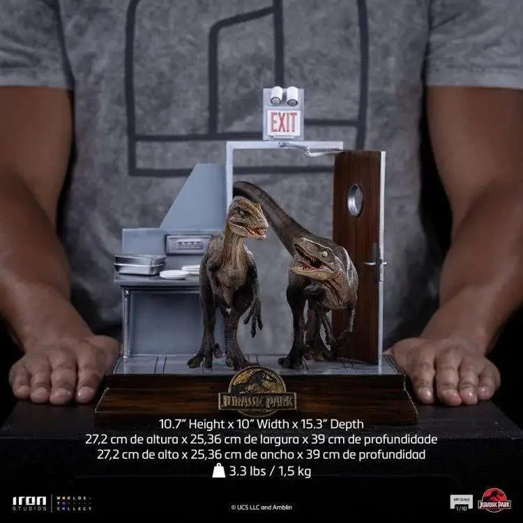 IRON STUDIOS - Jurassic Park Raptors At The Kitchen Door 1/10 Statue