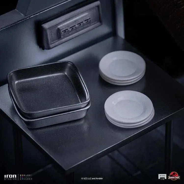 IRON STUDIOS - Jurassic Park Raptors At The Kitchen Door 1/10 Statue
