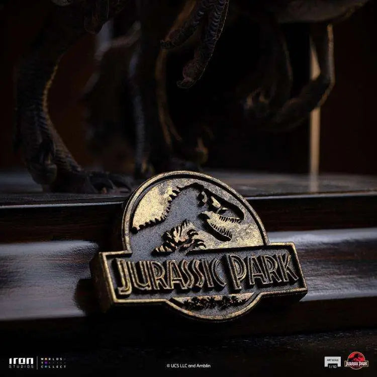 IRON STUDIOS - Jurassic Park Raptors At The Kitchen Door 1/10 Statue