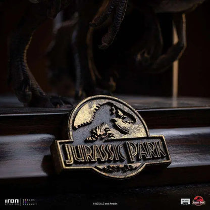 IRON STUDIOS - Jurassic Park Raptors At The Kitchen Door 1/10 Statue
