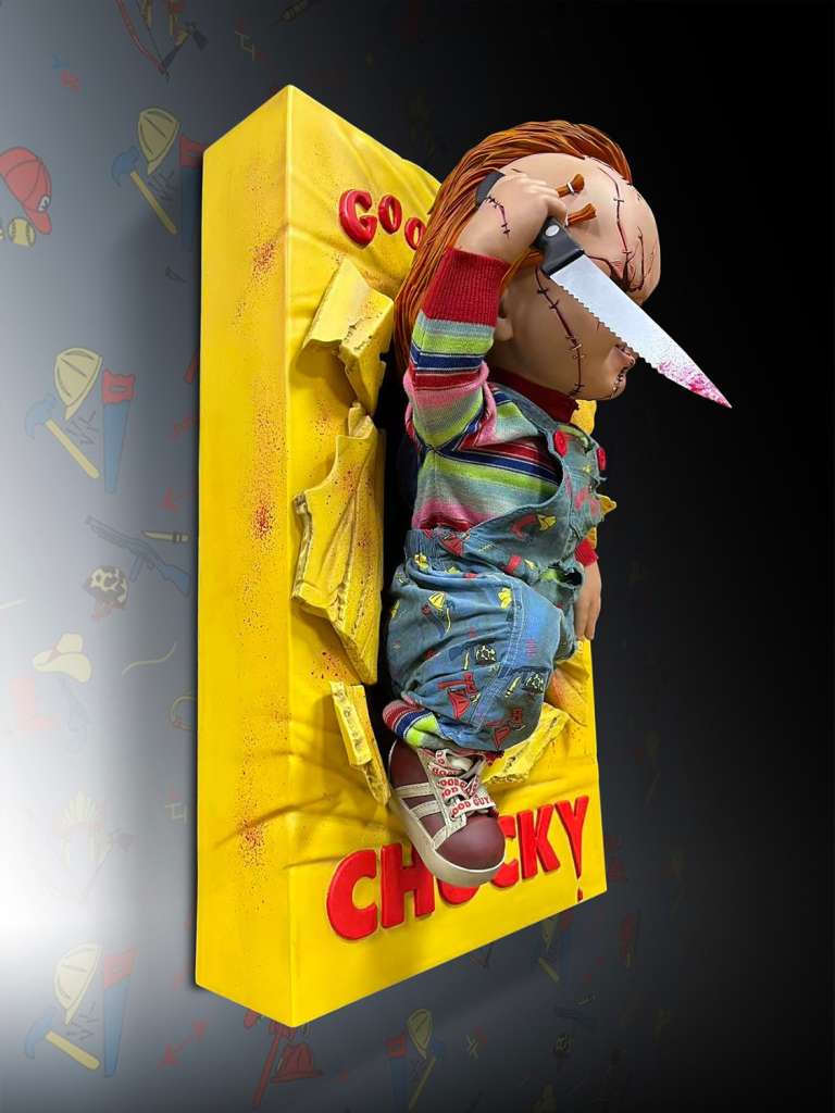 HOLLYWOOD COLLECTIBLE - Bride Of Chucky - Chucky Half Size Wall Sculpture