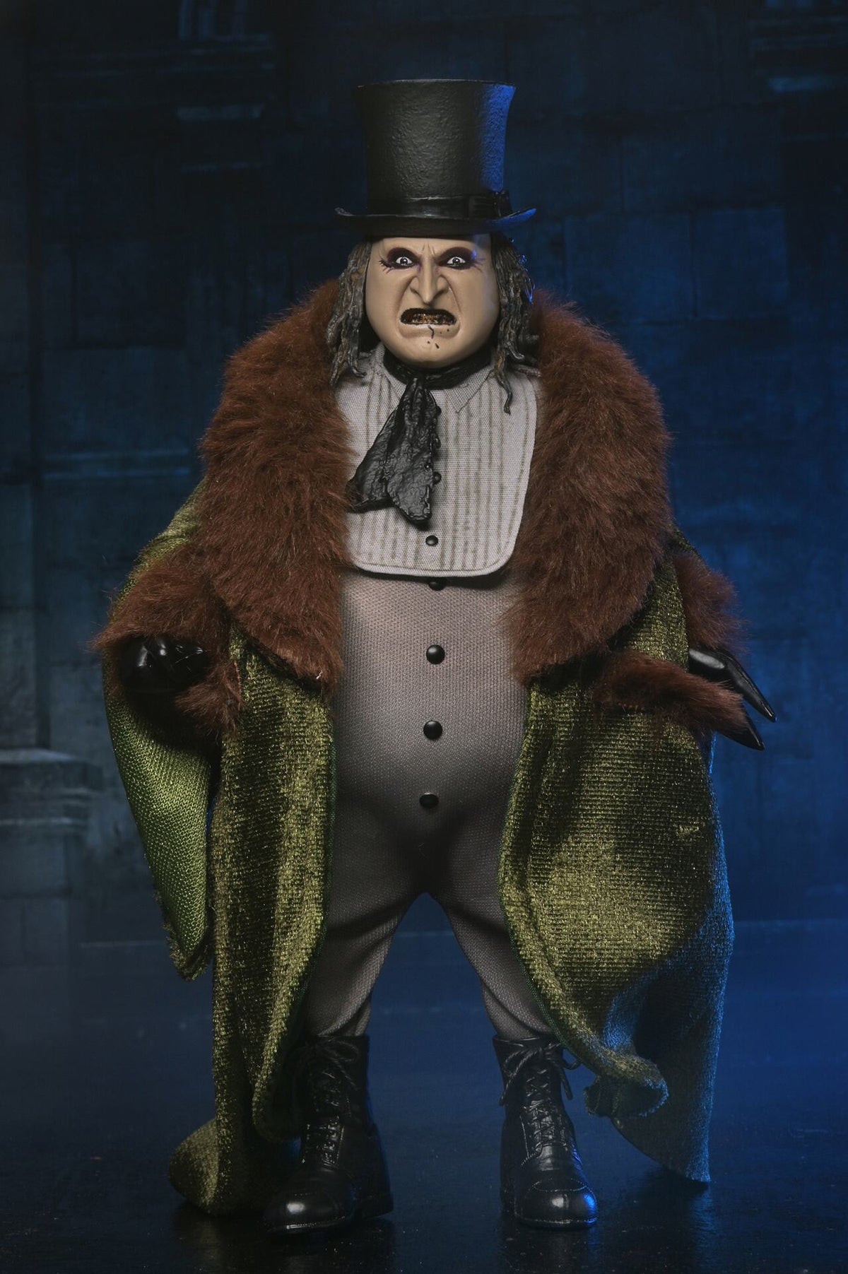 NECA - Batman Returns The Penguin Clothed Af