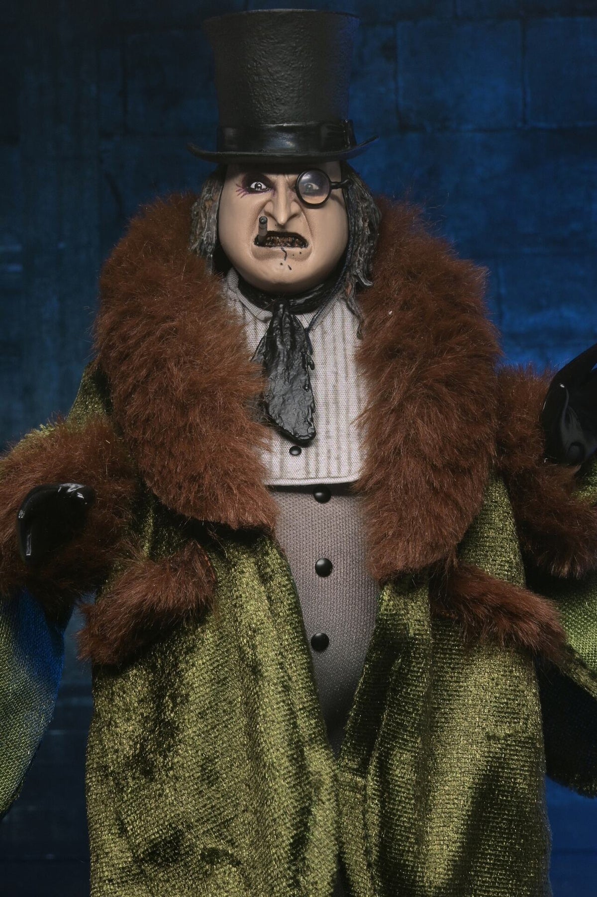 NECA - Batman Returns The Penguin Clothed Af