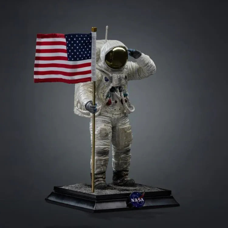 IRON STUDIOS - NASA Legacy Replica Statue 1/4 Apollo 11 Astronaut