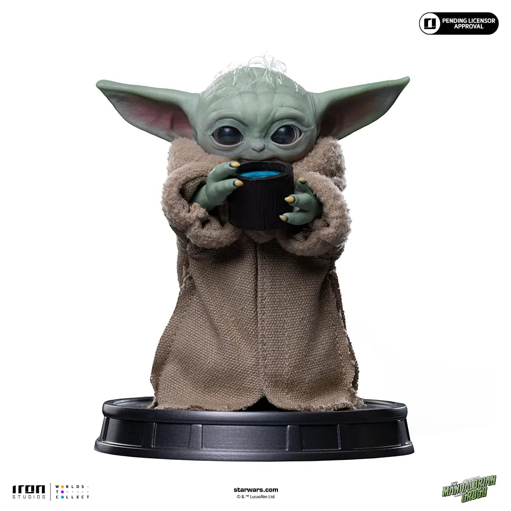 IRON STUDIOS - Mandalorian & Grogu Movie Grogu Always Hungry 1/4 Legacy Statue