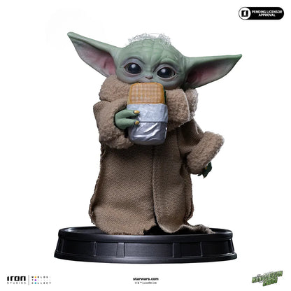 IRON STUDIOS - Mandalorian & Grogu Movie Grogu Food Cart Snack 1/4 Legacy Statue