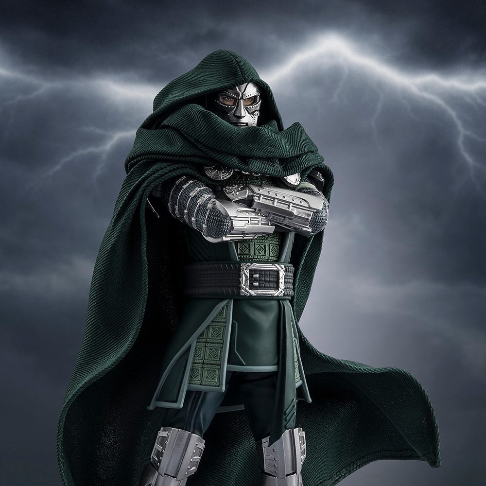 BANDAI - Avengers Doomsday Doctor Doom S.h.figuarts