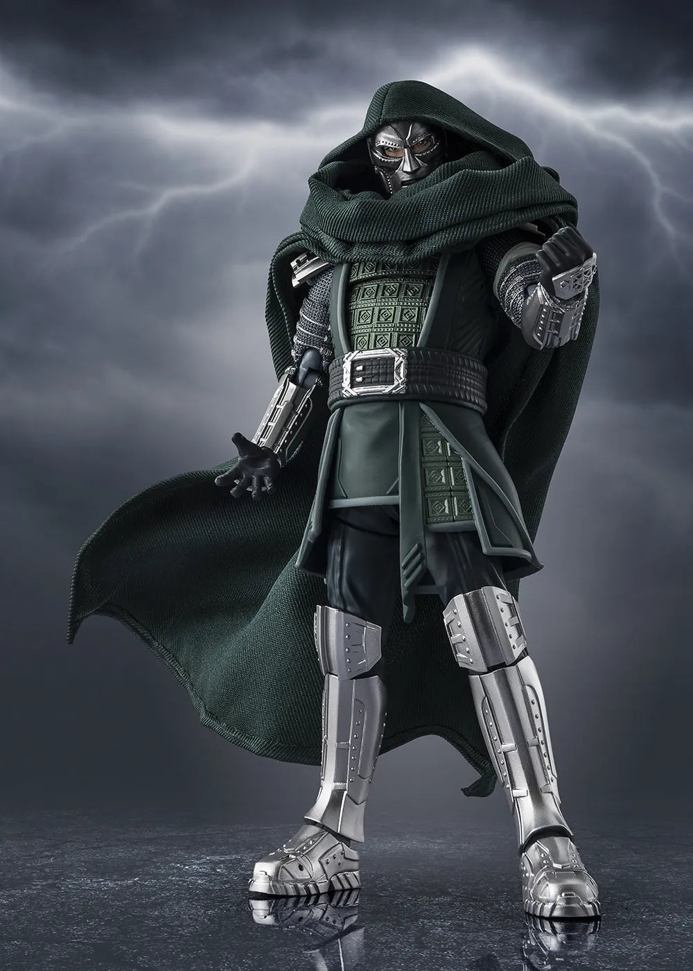 BANDAI - Avengers Doomsday Doctor Doom S.h.figuarts