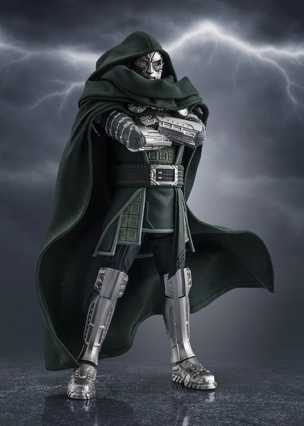 BANDAI - Avengers Doomsday Doctor Doom S.h.figuarts