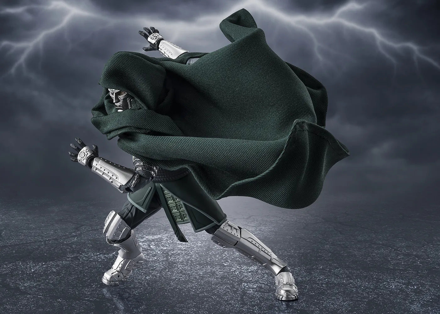 BANDAI - Avengers Doomsday Doctor Doom S.h.figuarts