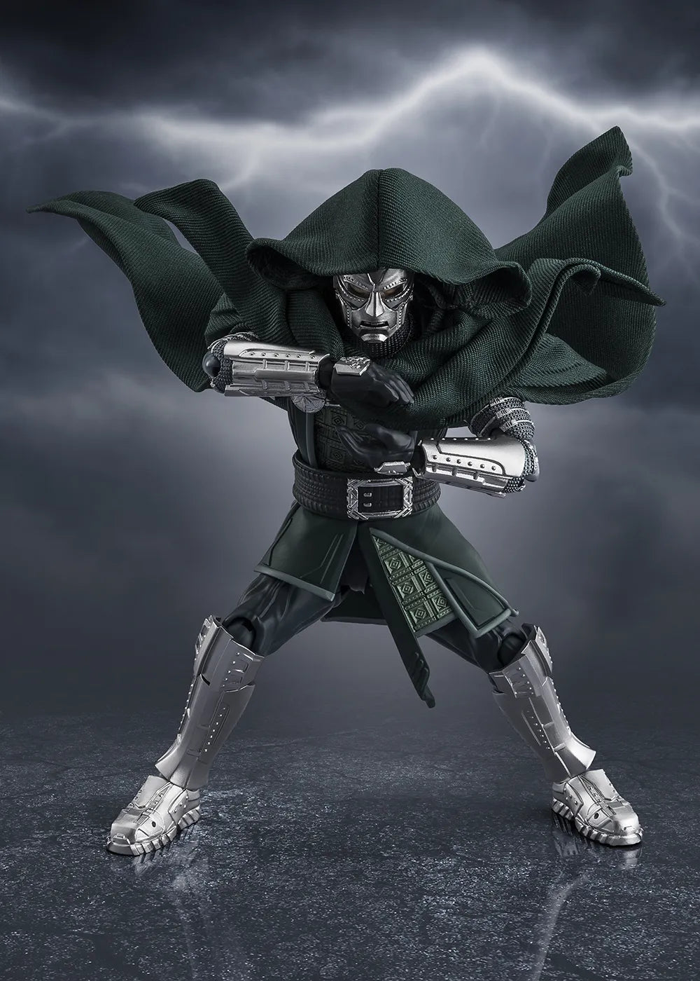 BANDAI - Avengers Doomsday Doctor Doom S.h.figuarts