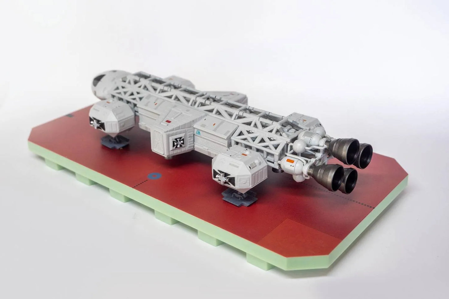 ANDERSON ENTERTAINMENT LIMITED - Space 1999 Laboratory Eagle Die-cast Replica