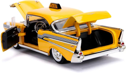 JADA TOYS - Marvel Deadpool 1975 Chevrolet Yellow Taxi Bel Air & Deadpool 1/24 Die-cast Model