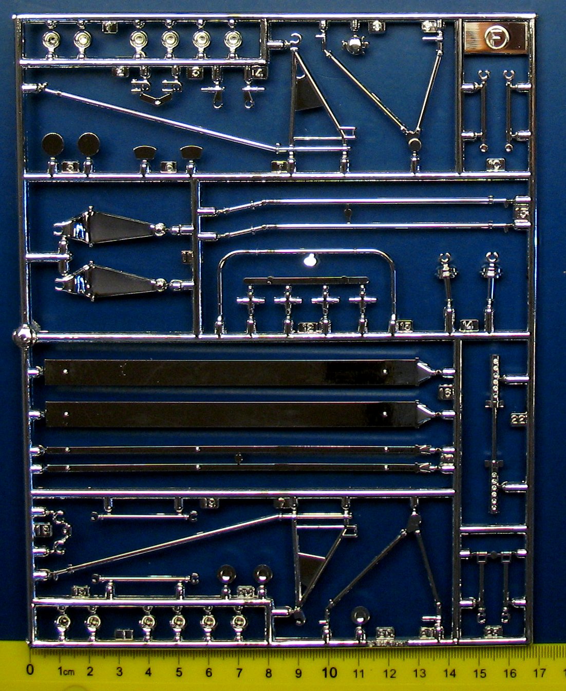 TAMIYA -  Honda RA273 with Photo-Etched Parts  1/12