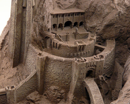 WETA COLLECTIBLES - Helm's Deep