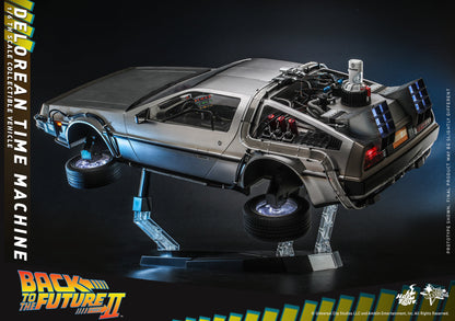 HOT TOYS - Back To The Future - DeLorean Time Machine 1/6 Scale