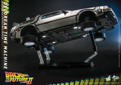 HOT TOYS - Back To The Future - DeLorean Time Machine 1/6 Scale