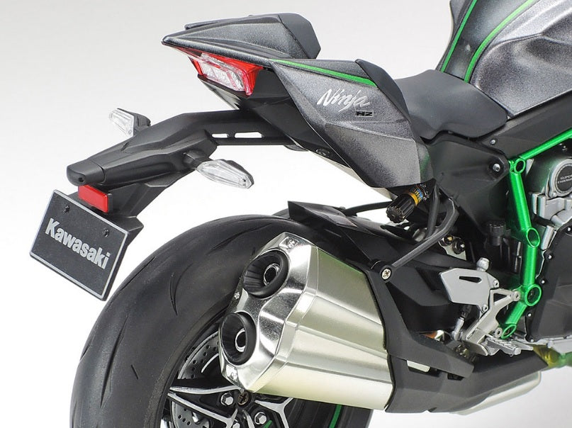 TAMIYA MODEL KIT - KAWASAKI NINJA H2 CARBON  1/12