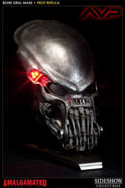 SIDESHOW - Alien vs Predator - Bone Grill Predator Mask - Prop Replica
