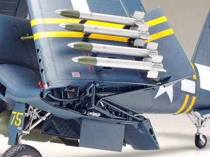 TAMIYA MODEL KIT - Vought F4U-1D Corsair 1/32