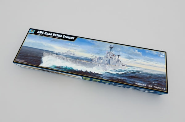 TRUMPETER MODEL KIT-  HMS HOOD 1/200