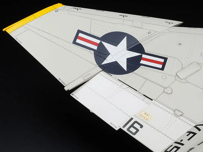 TAMIYA -  McDonnel Douglas F-4J Phantom  1/32