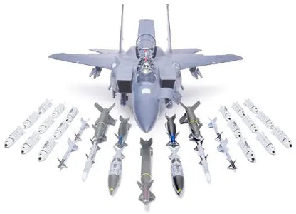 TAMIYA  - Boeing / McDonnell Douglas F-15E Strike Eagle w/ Bunker Buster  1/32