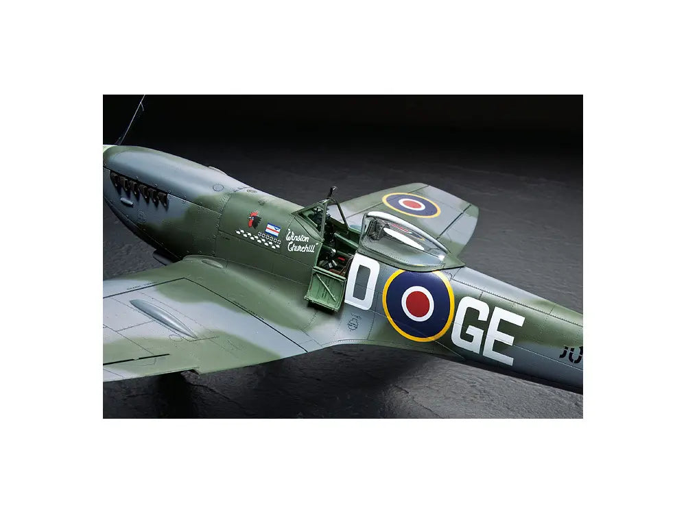 TAMIYA - Supermarine Spitfire MK.XVIe  1/32