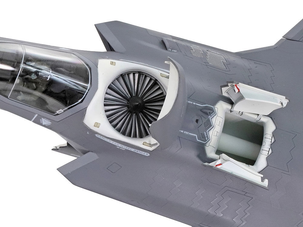 TAMIYA -  Lockheed Martin F-35B Lightning II  1/72